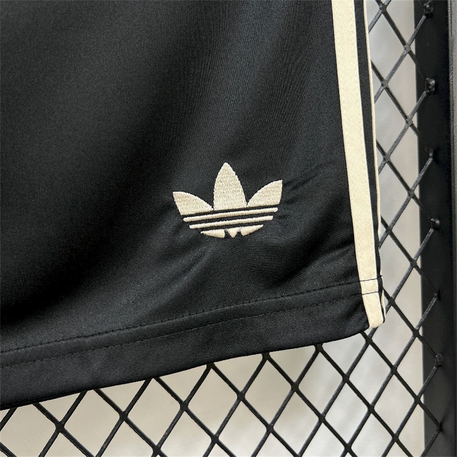 Bayern Munich 25-26 Third Black Shorts - Fans Version - SOCCERDEALSHOP