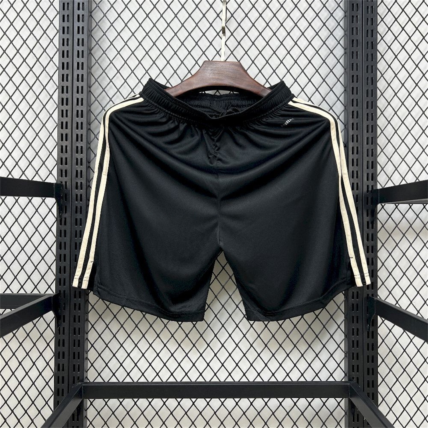 Bayern Munich 25-26 Third Black Shorts - Fans Version - SOCCERDEALSHOP