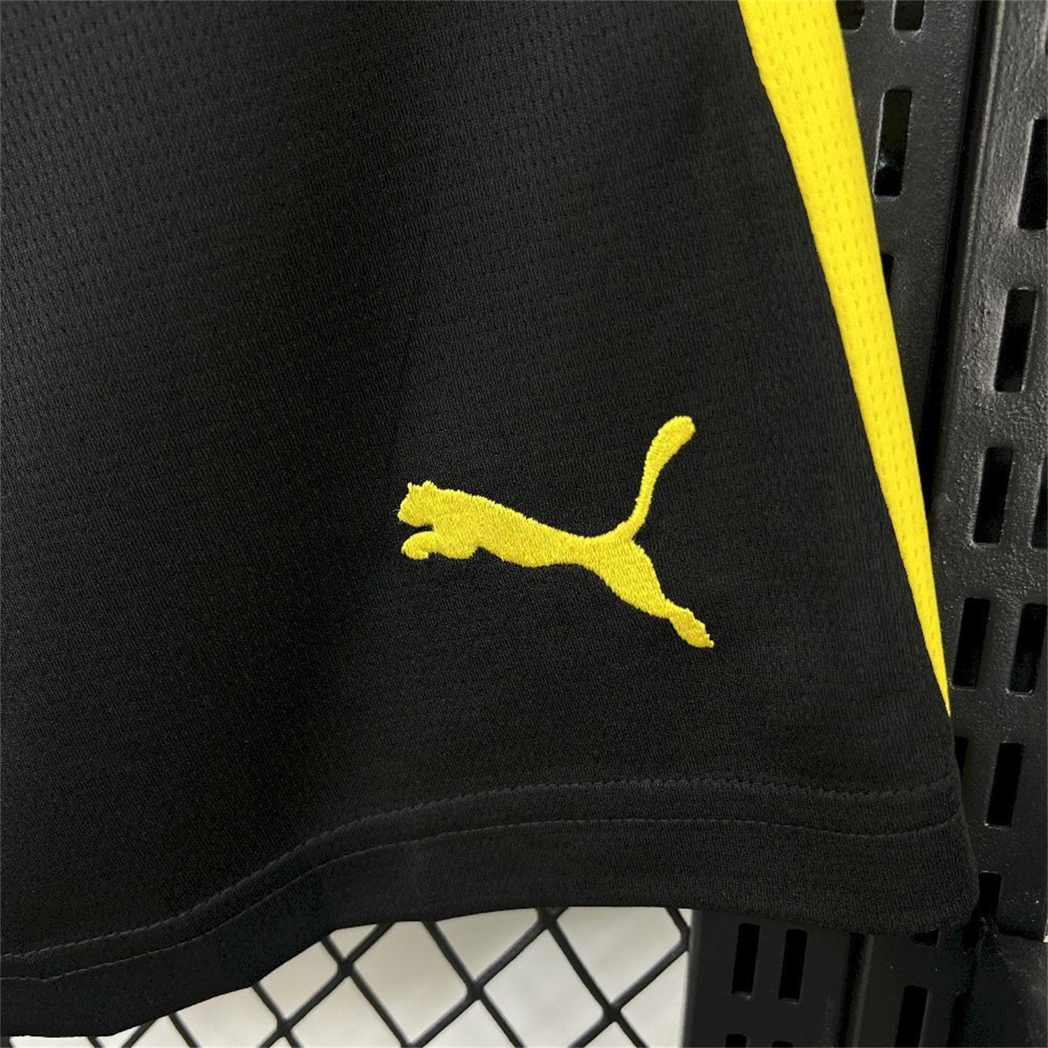 Dortmund 25-26 Home Black Shorts - Fans Version - SOCCERDEALSHOP