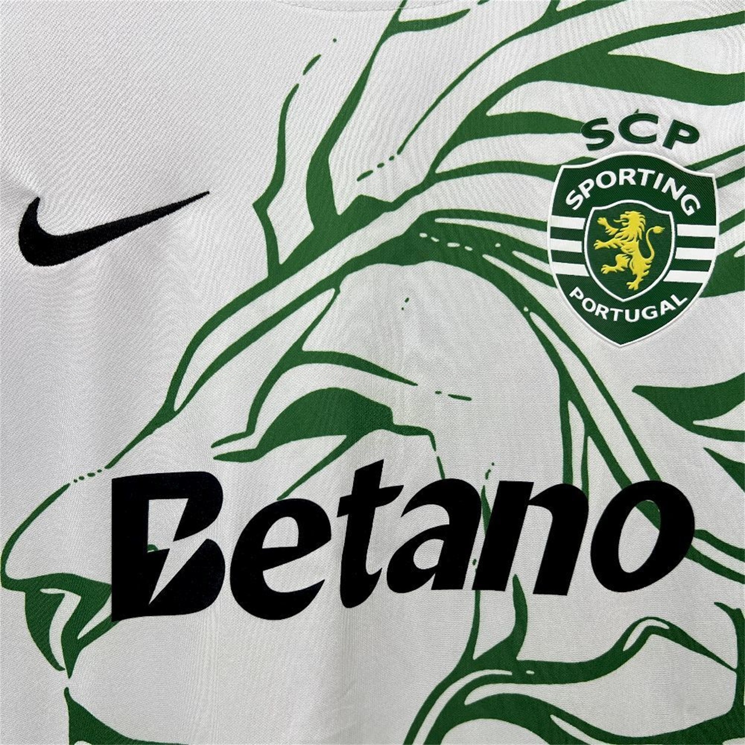 Sporting CP 25-26 Green Lion Special White Jersey - Fans Version - SOCCERDEALSHOP