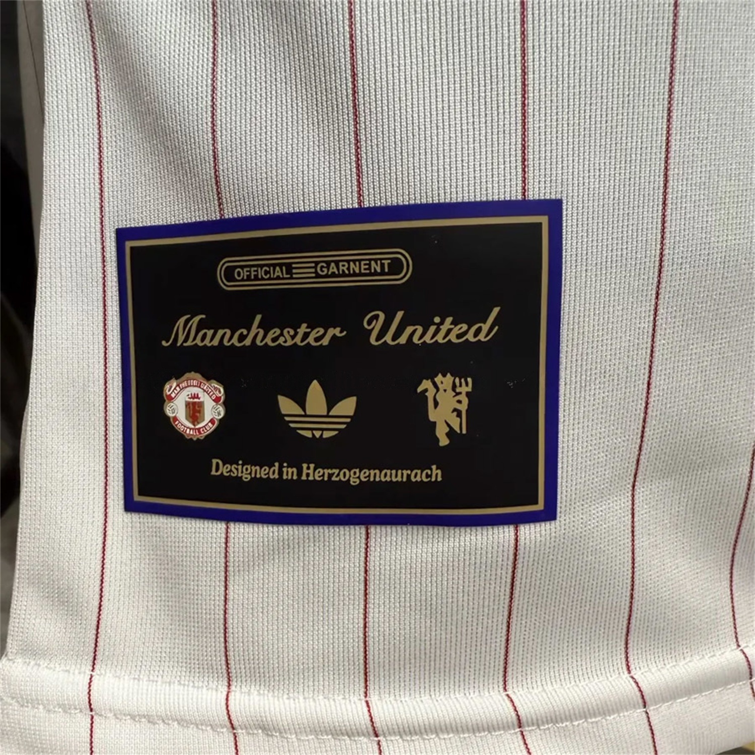 Manchester United 25-26 Trefoil Red Lines White Travel Jersey - Player Version - SOCCERDEALSHOP