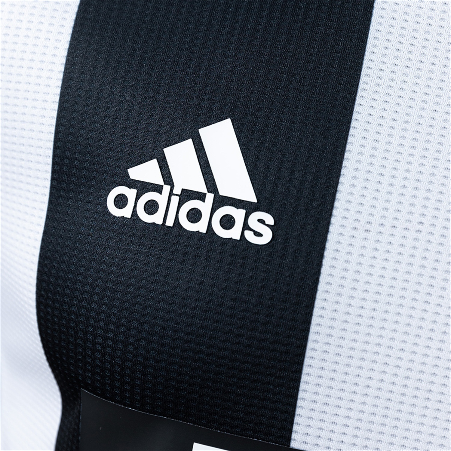 Retro Juventus 2018-19 Home Jersey - Player Version - SOCCERDEALSHOP