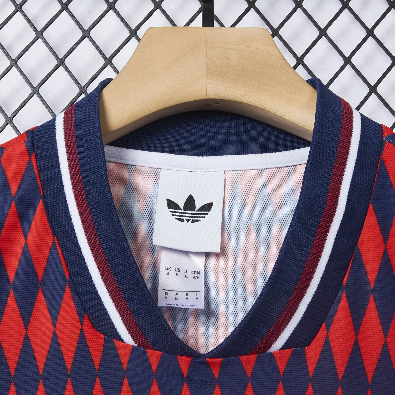 Bayern Munich 25-26 Trefoil Retro Style Red And Deep Blue Jersey - Fans Version - SOCCERDEALSHOP