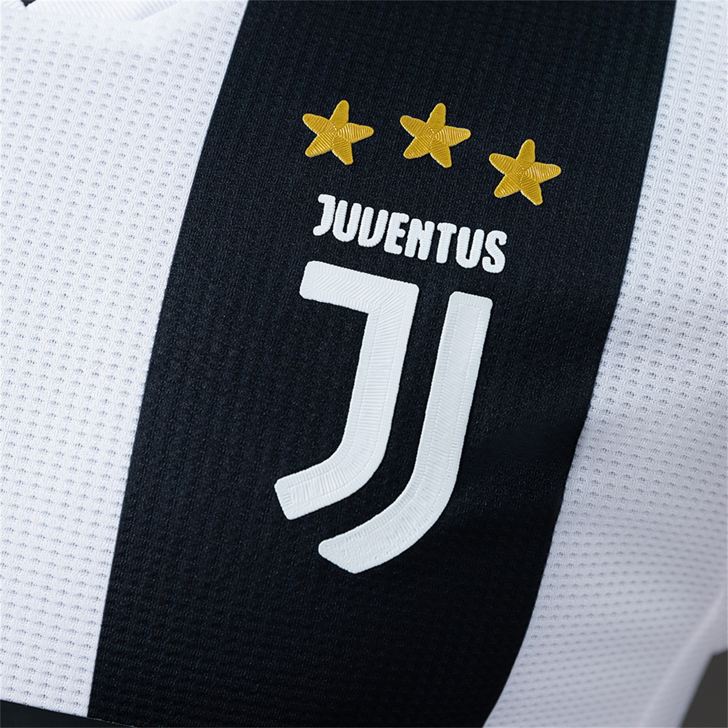 Retro Juventus 2018-19 Home Jersey - Player Version - SOCCERDEALSHOP