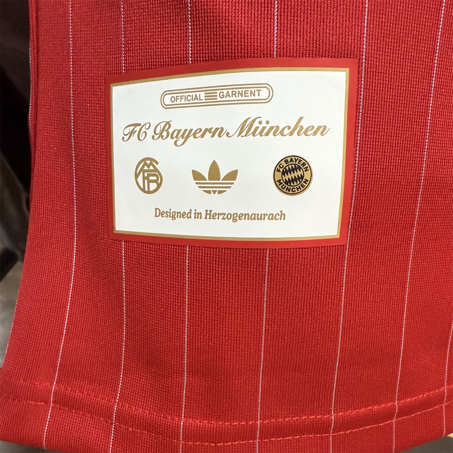 Bayern Munich 25-26 Trefoil Red And White Travel Jersey - Player Version - SOCCERDEALSHOP