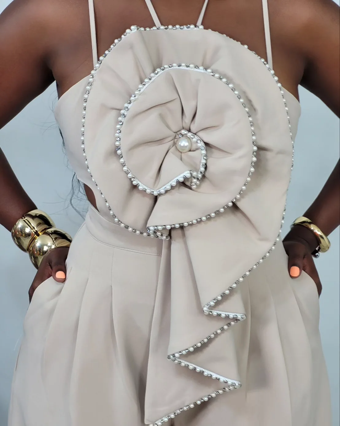 CHIC FLOWER BLOOM JUMPSUIT (NUDE)