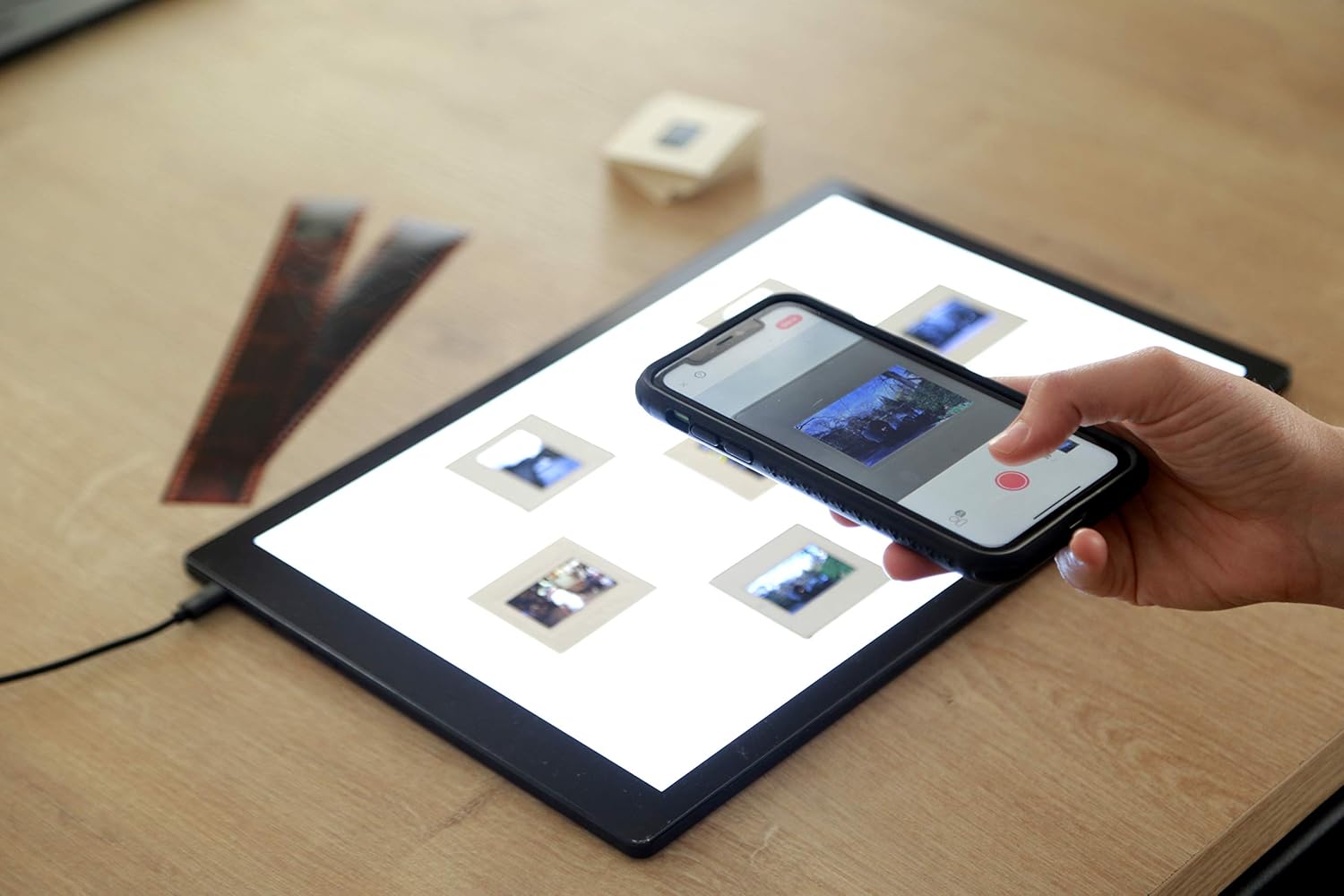 Photomyne Magnetic Light Pad Backlight Hands Free Ultra Thin Ultimate