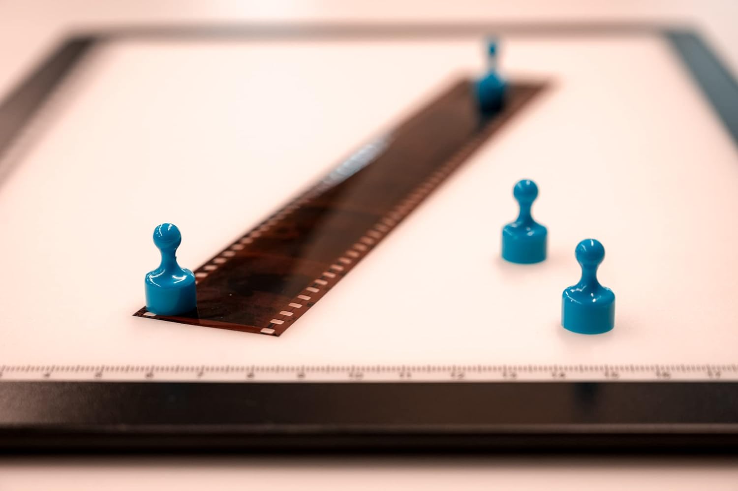 Photomyne Magnetic Light Pad Backlight Hands Free Ultra Thin Ultimate