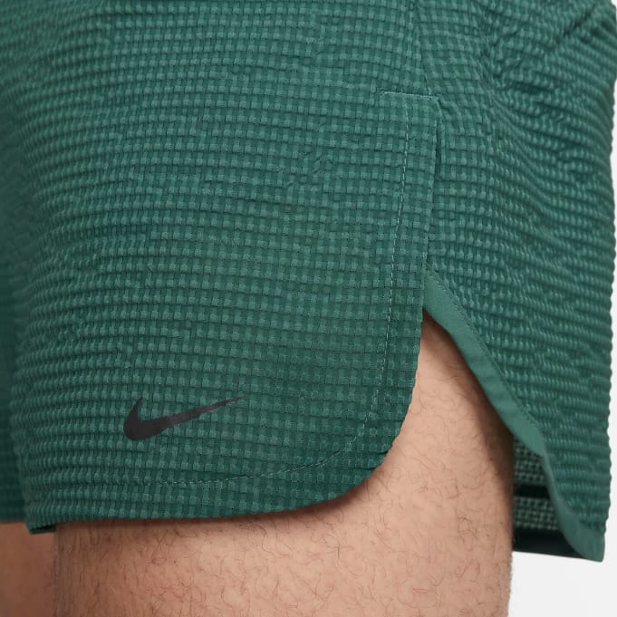 Nike Men's Dri-Fit Advantage Run Division 4'' Brief Run Short