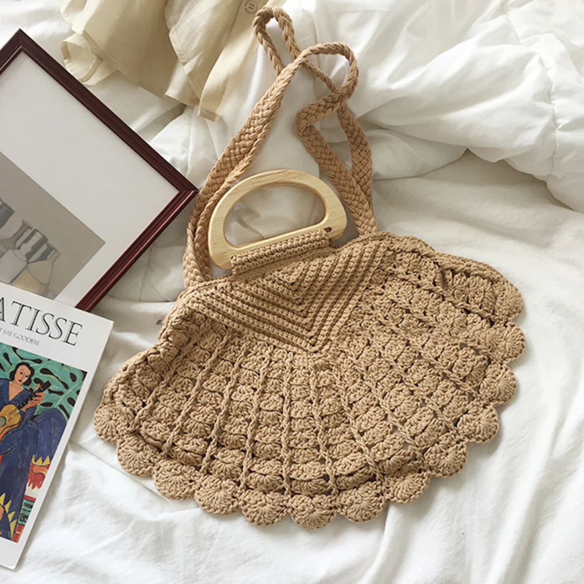 Artsy Shell Shaped Cotton Shoulder Bag