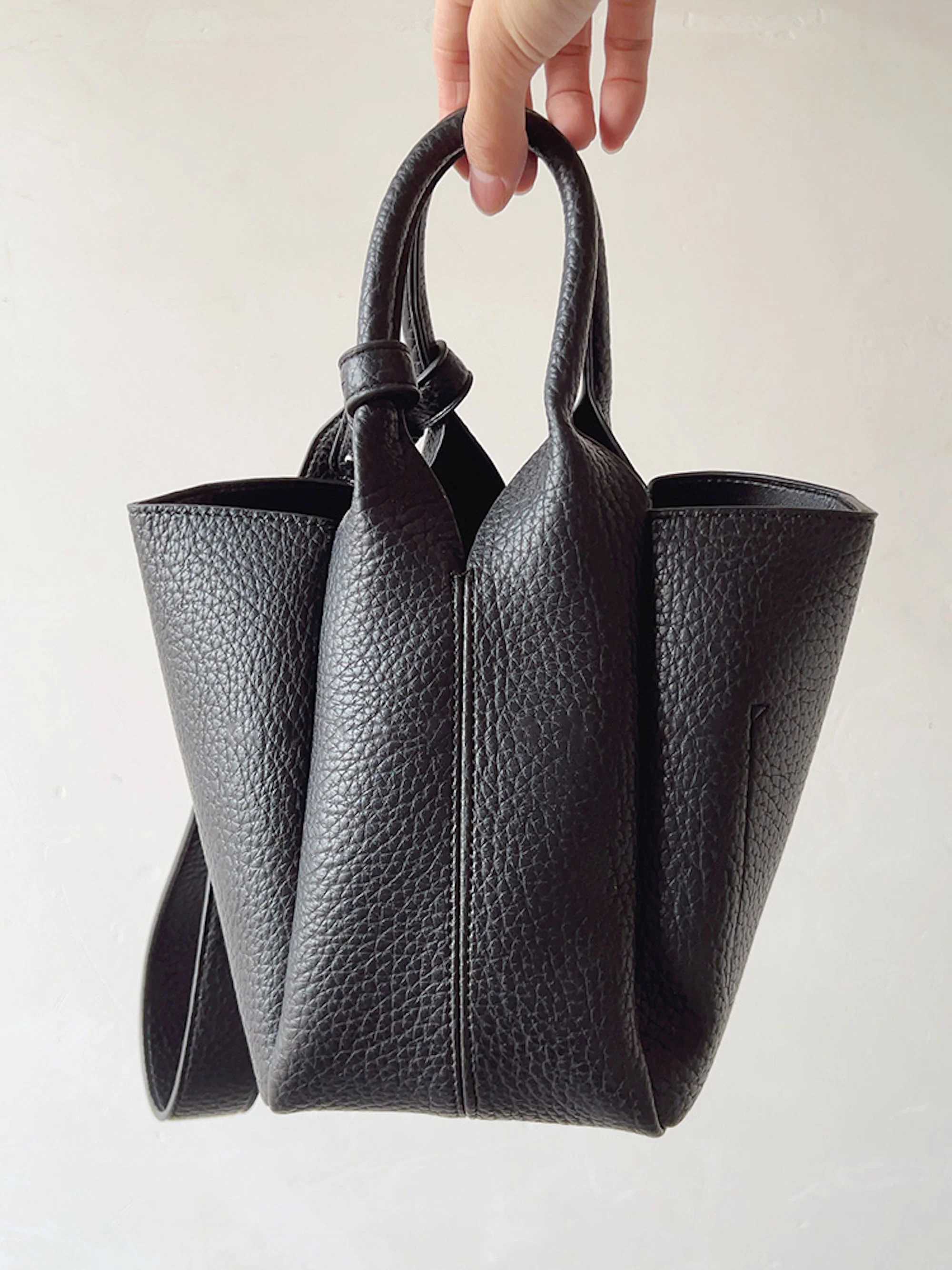 Chic Leather Bucket Bag