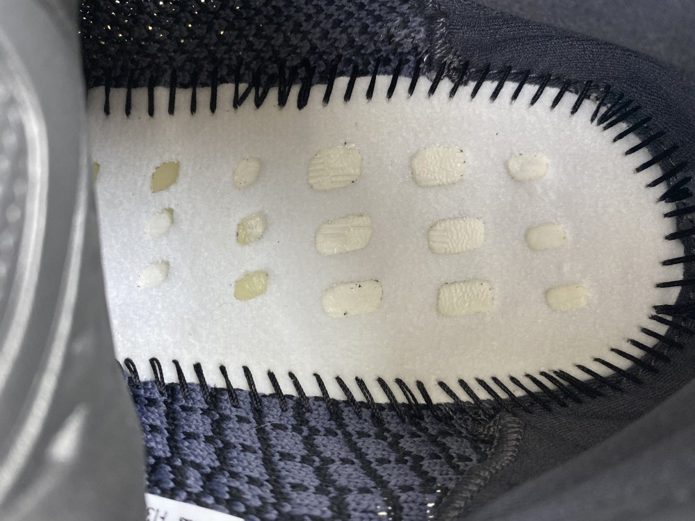 Yeezy Boost 350 V2 Carbon