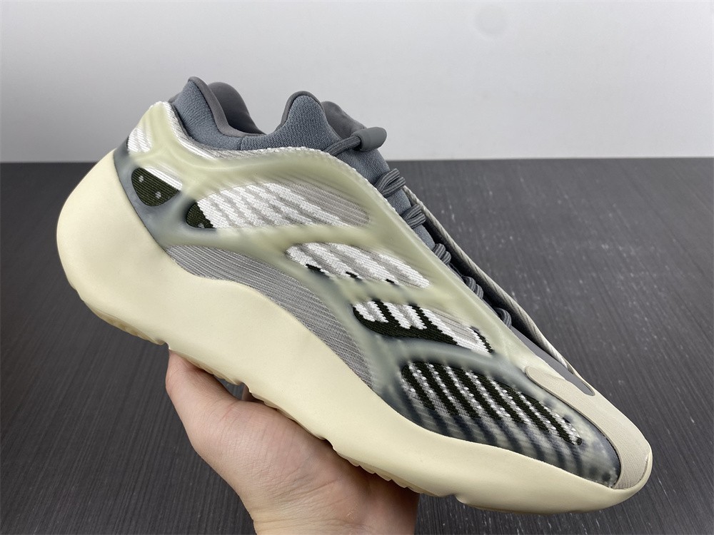 adidas Yeezy 700 V3Fade Salt