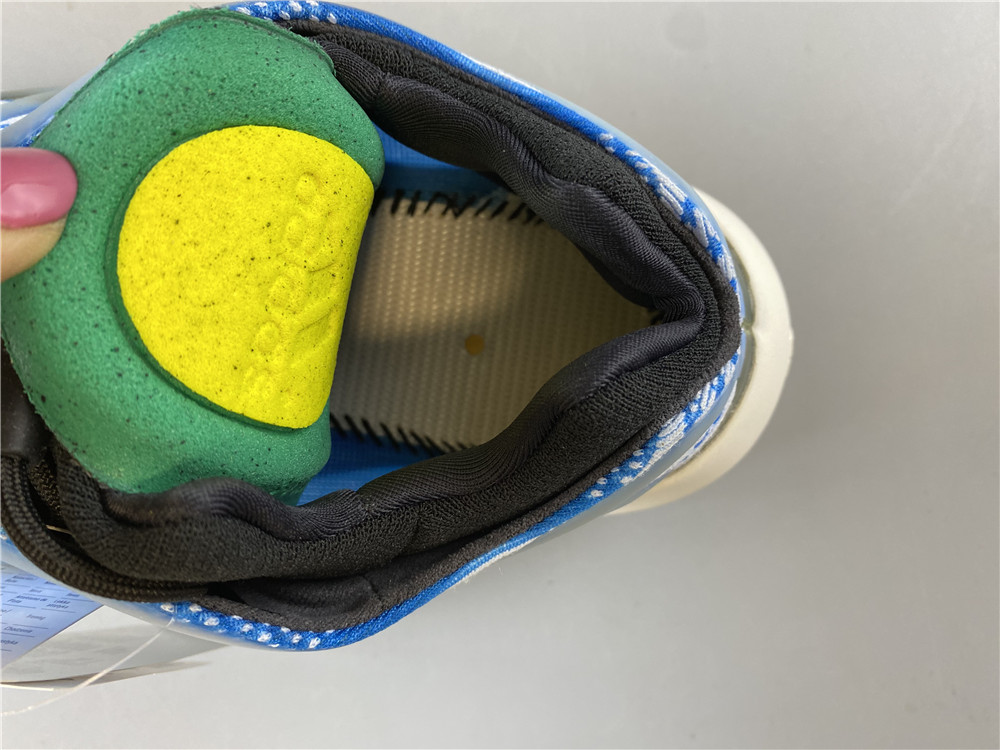 adidas Yeezy 700 V3Arzareth