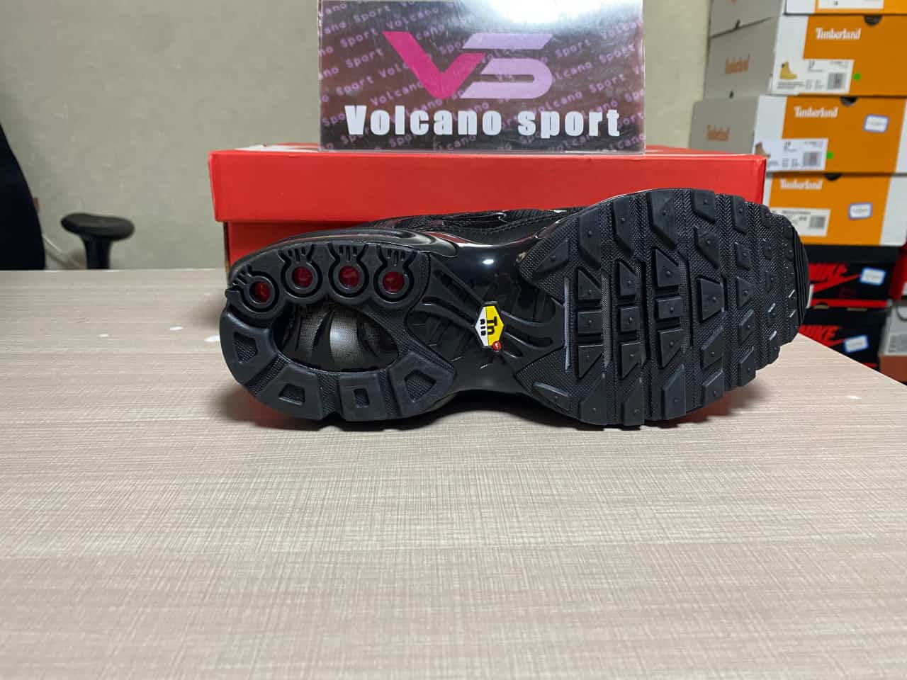 Nike Air Max Plus Triple Black 604133-050