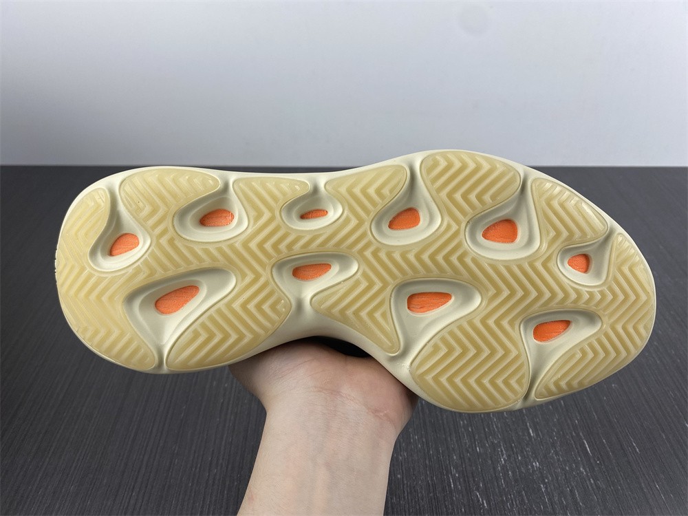 adidas Yeezy 700 V3Fade Salt