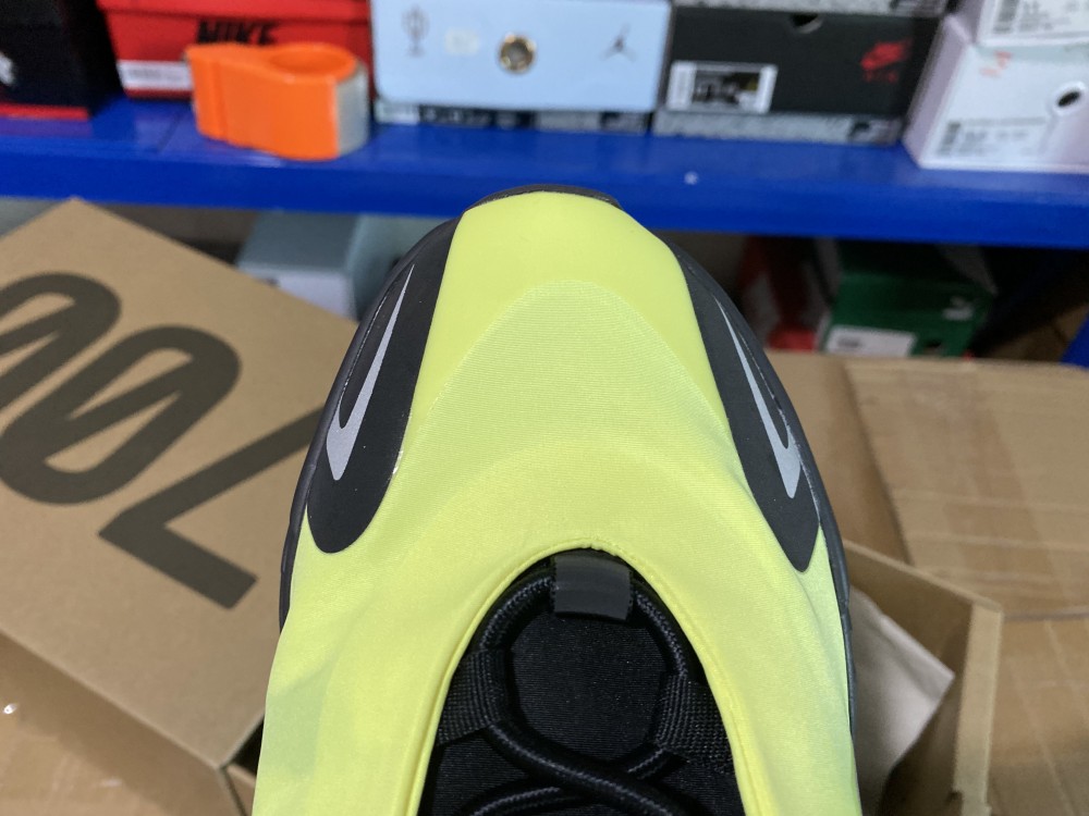 adidas Yeezy Boost 700 MNVNPhosphor