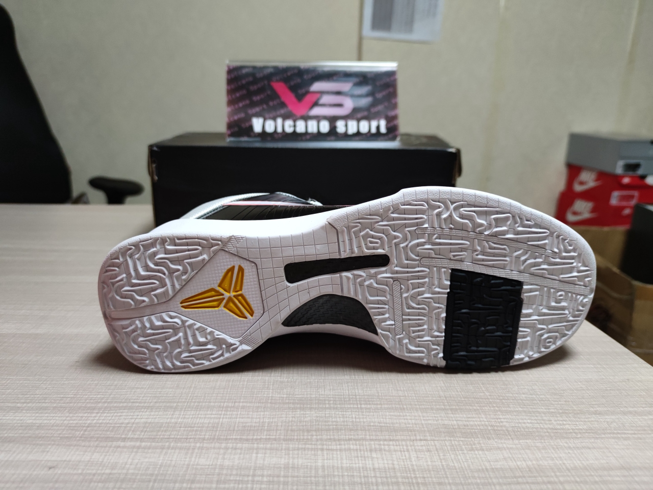 Kobe 5 Protro Bruce Lee Alternate CD4991 101