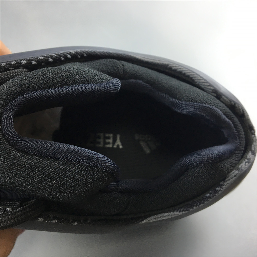 adidas Yeezy 700 V3Alvah