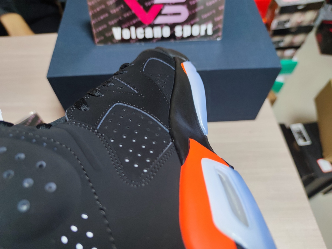 Jordan 6 Retro Black Infrared 384665 060