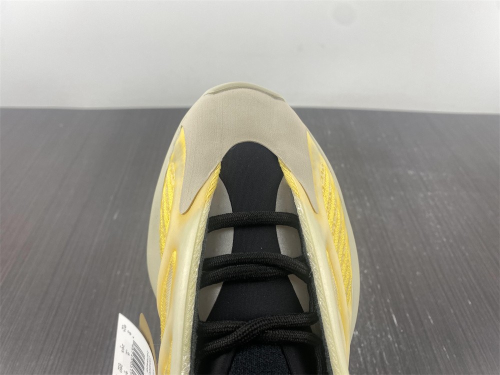 adidas Yeezy 700 V3Mono Safflower