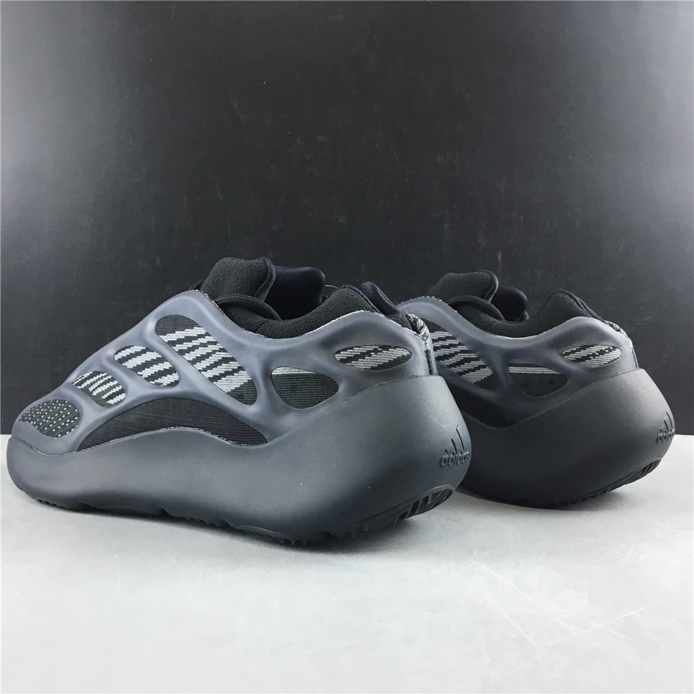 adidas Yeezy 700 V3Alvah