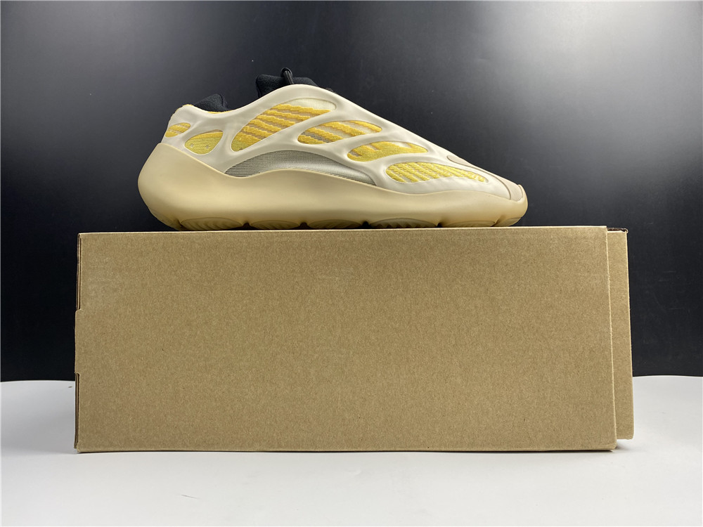 adidas Yeezy 700 V3Safflower