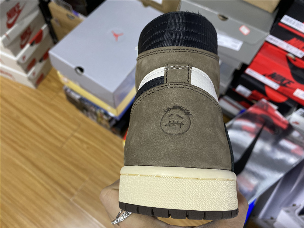 Jordan 1 Travis Scott x Air Jordan 1 reverse hook 2.0 white and brown reverse hook 2.0  CD4487-100