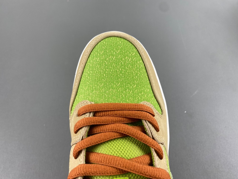 Nike SB Dunk Low Escargot  FQ7585-200