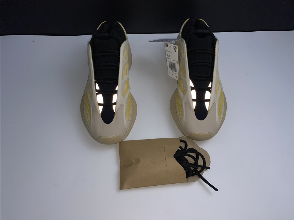 adidas Yeezy 700 V3Safflower