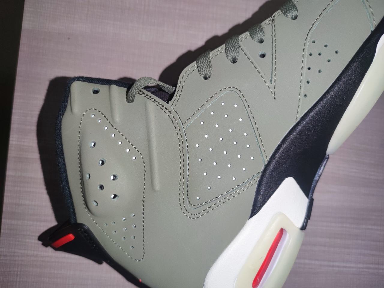Travis Scott x Jordan 6 Retro CN1084-200
