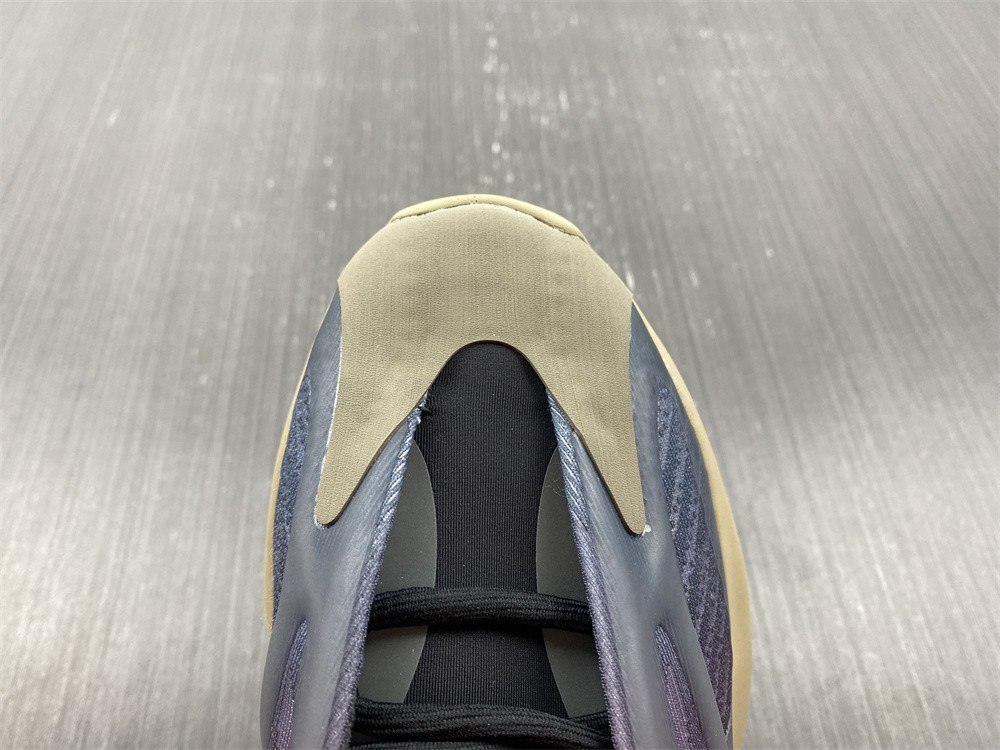 adidas Yeezy 700 V3Fade Carbon