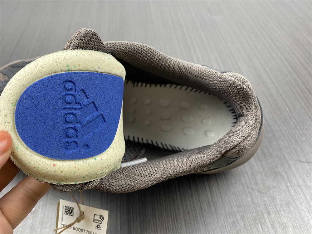 adidas Yeezy Boost 700 V2 Geode