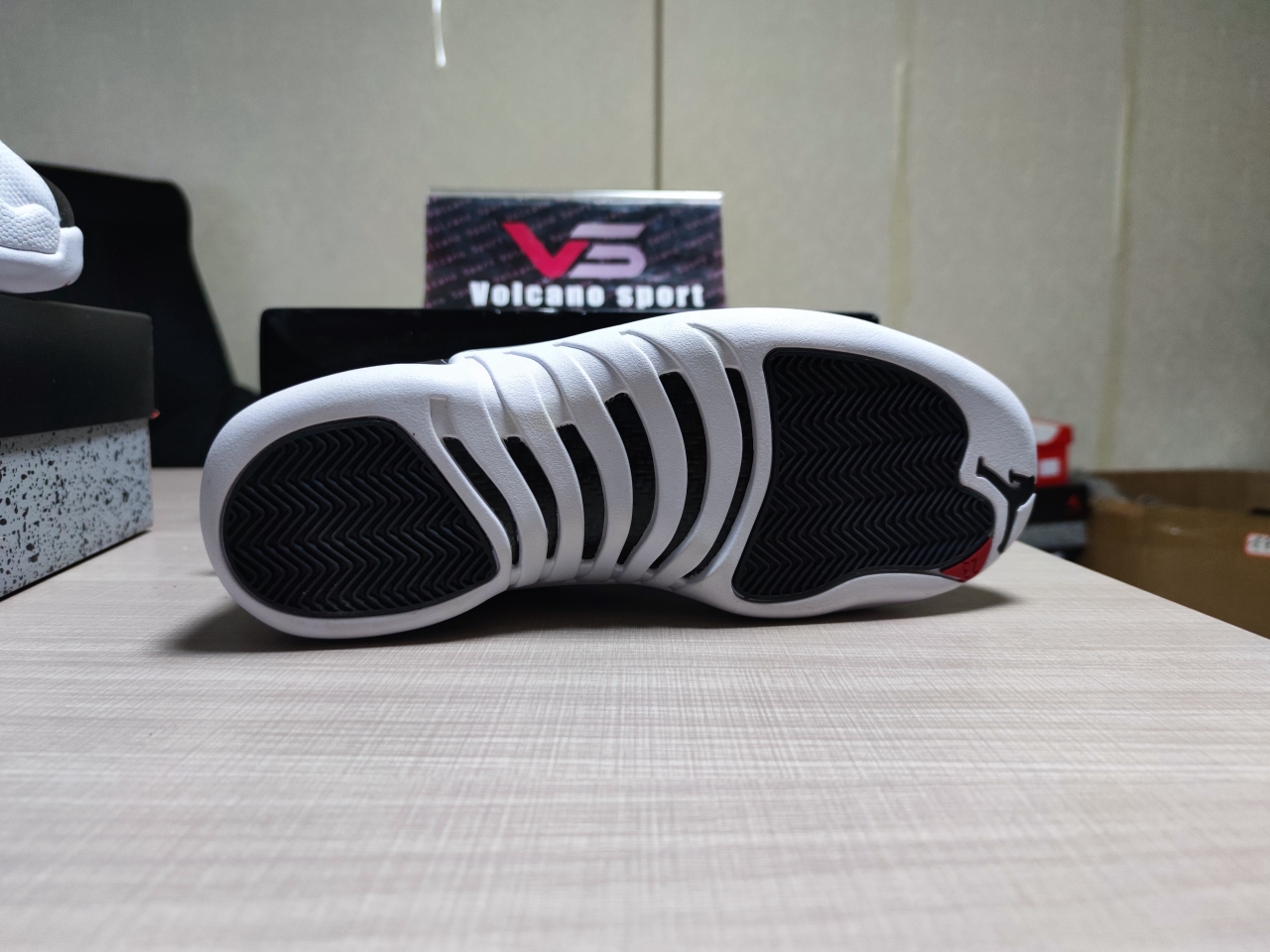 Jordan 12 Retro Playoffs (2022) CT8013-006