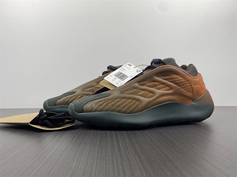 adidas Yeezy 700 V3Copper Fade