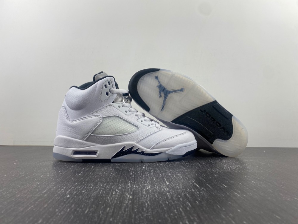 Air Jordan AIR JORDAN 5 RETRO 'WHITE BLACK' DD0587-110