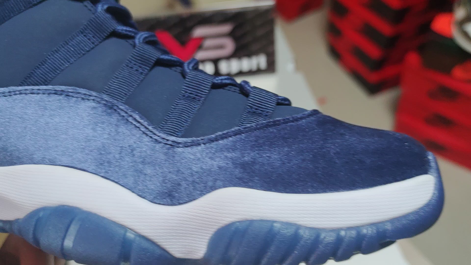 Jordan 11 Velvet WMNS “Midnight Navy” AR0715-441