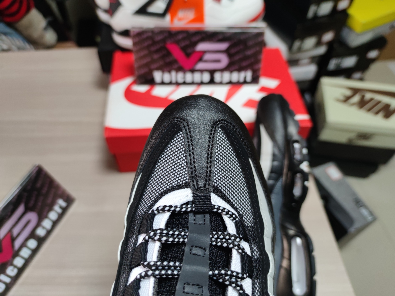 Air Max 95 Essential Black Smoke Grey CT1805 001