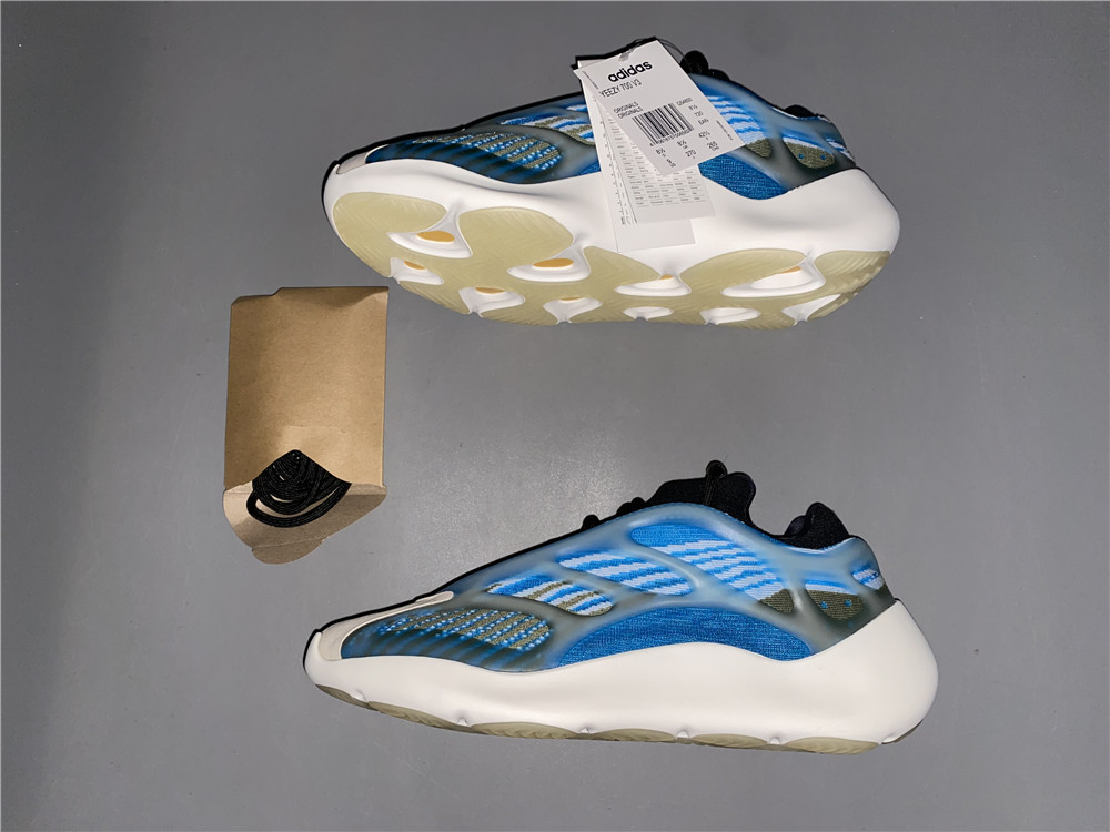 adidas Yeezy 700 V3Arzareth