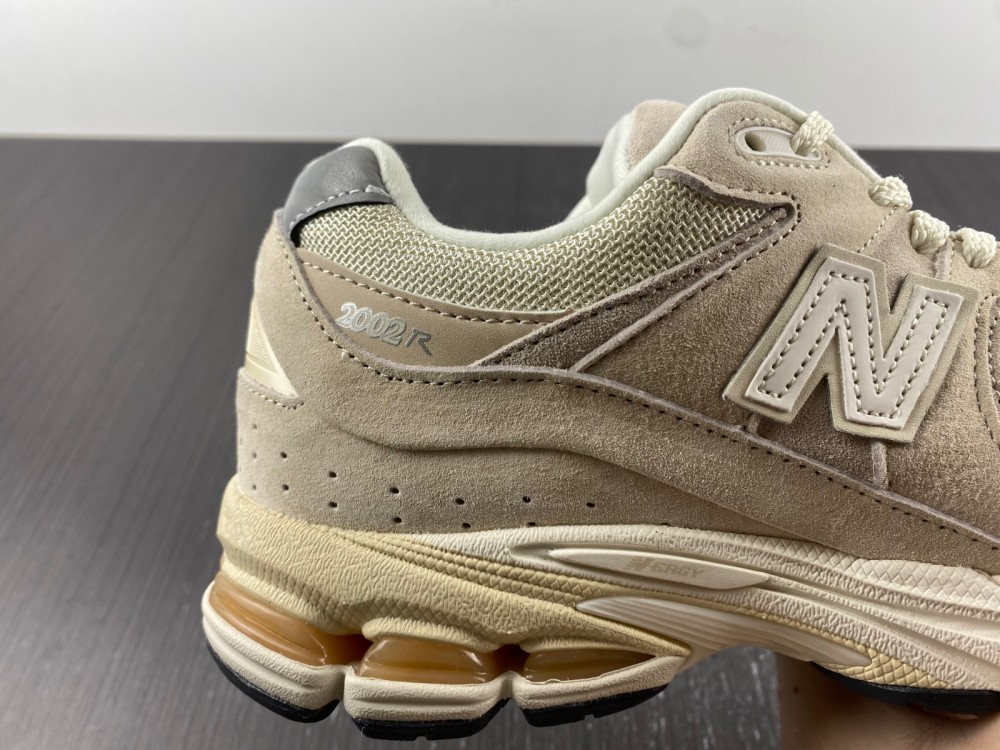 New Balance 2002R Calm Taupe
