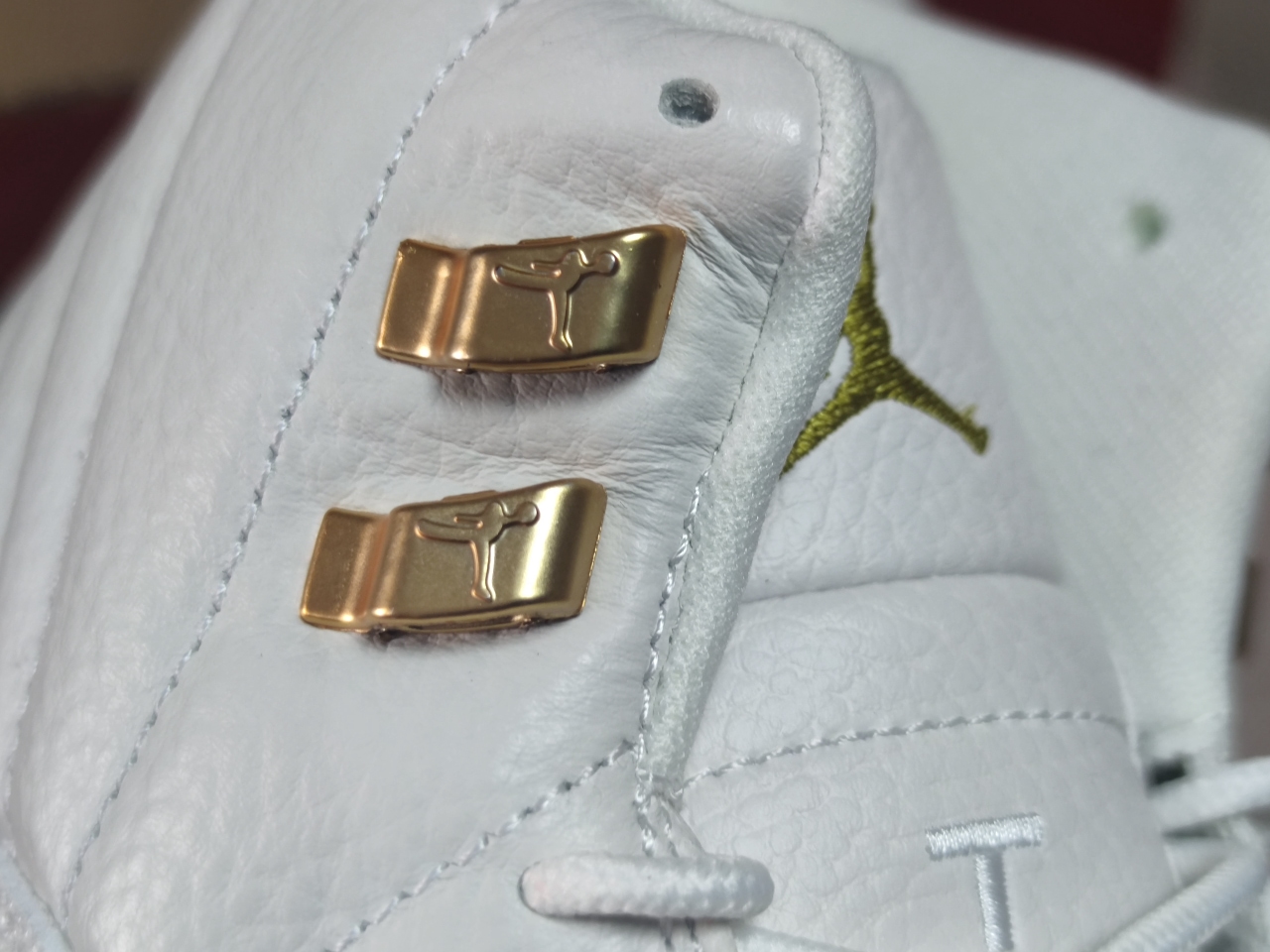 Jordan 12 Retro OVO White 873864-102