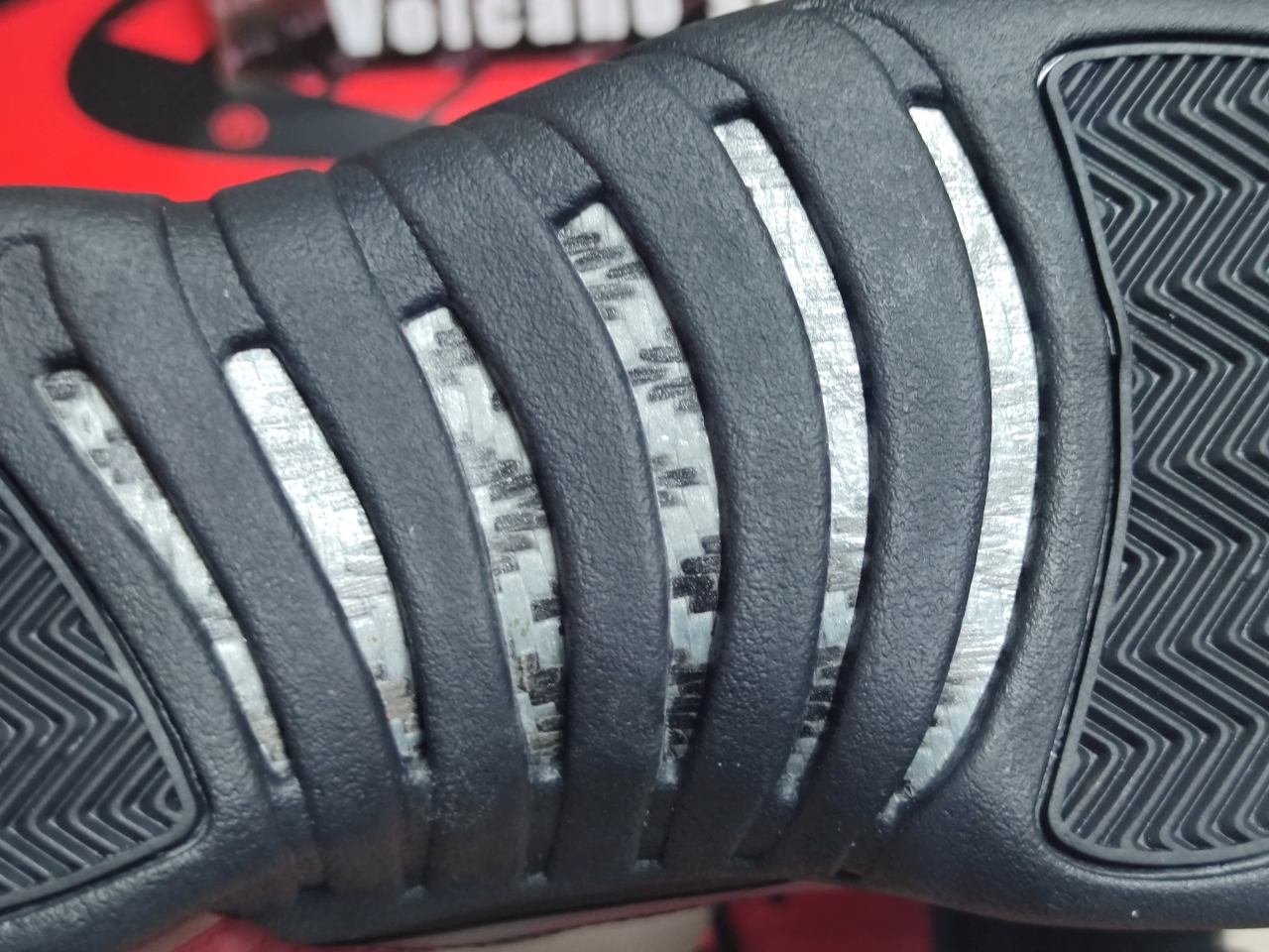 Jordan 12 Retro Reverse Flu Game CT8013-602