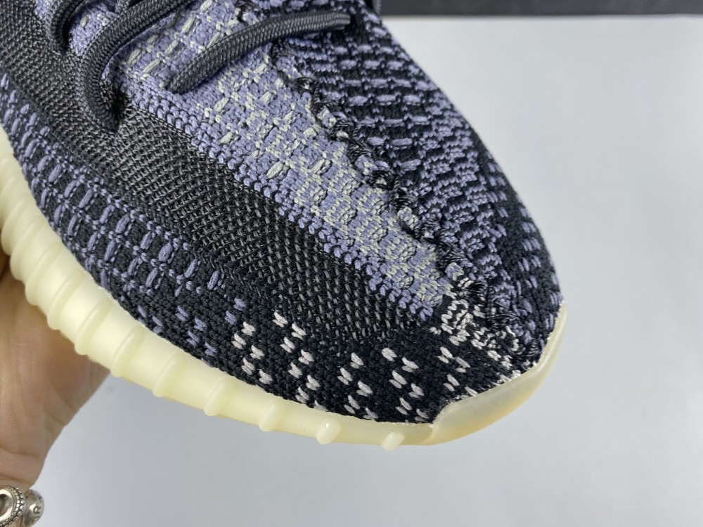 Yeezy Boost 350 V2 Carbon