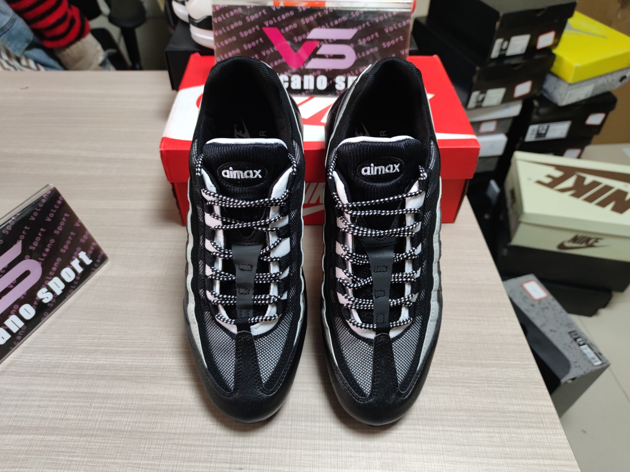 Air Max 95 Essential Black Smoke Grey CT1805 001