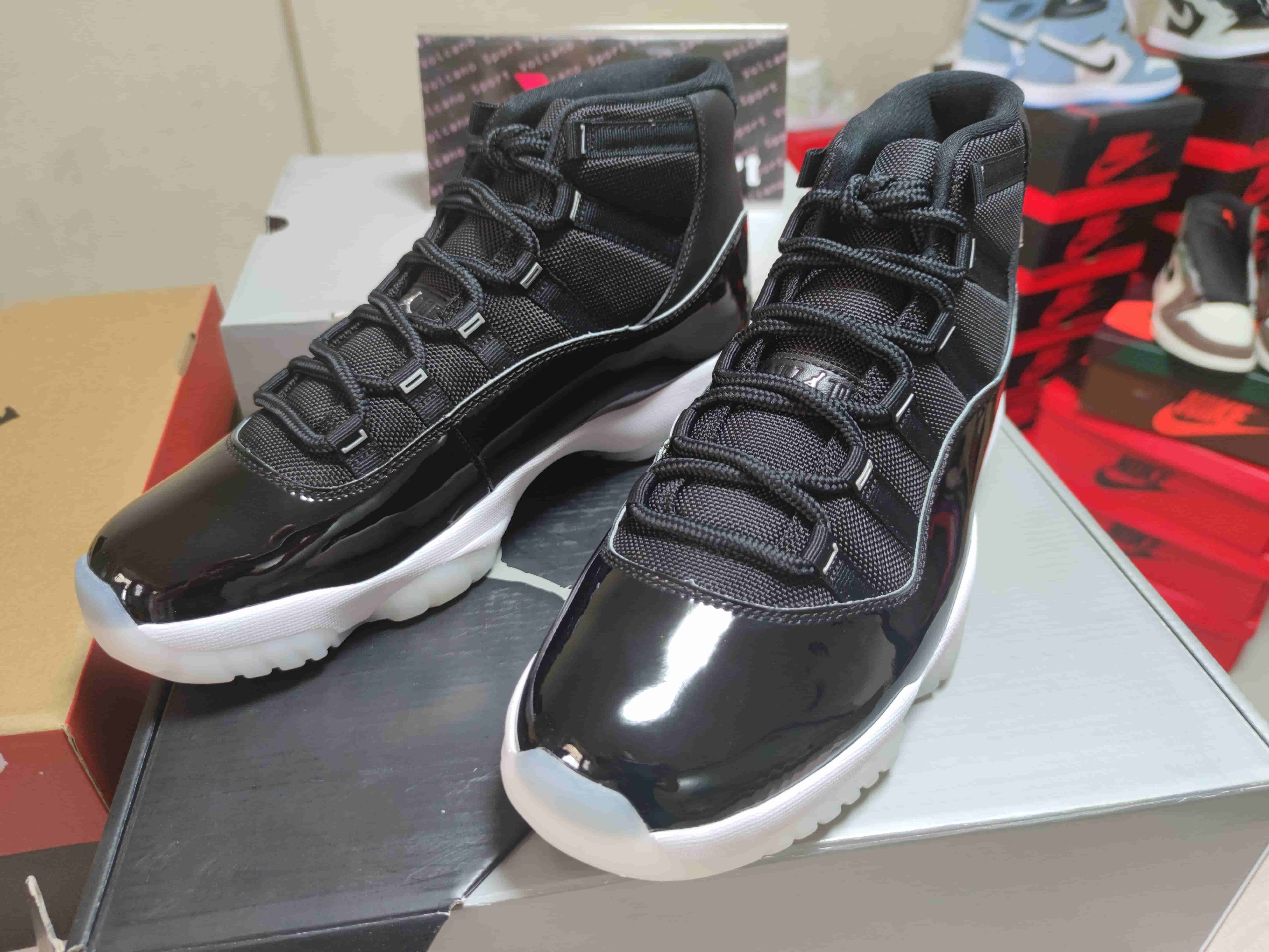 Jordan 11 25th Anniversary AR0715-011