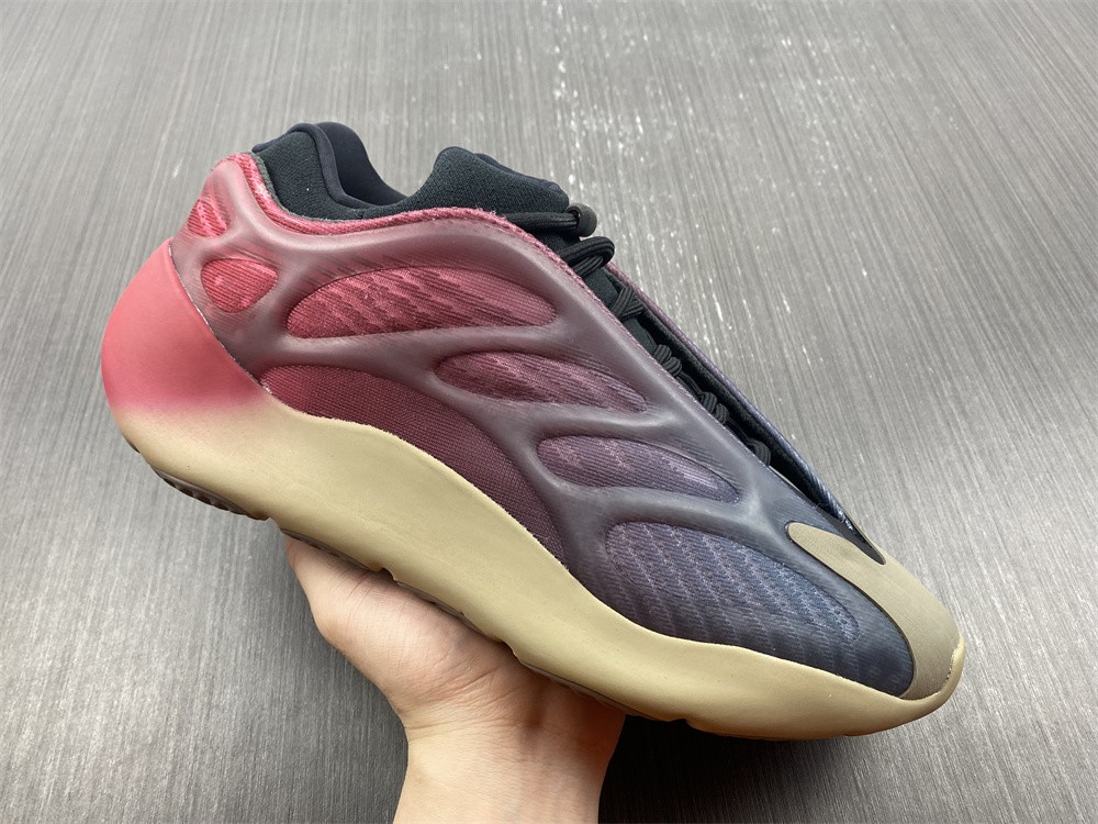 adidas Yeezy 700 V3Fade Carbon
