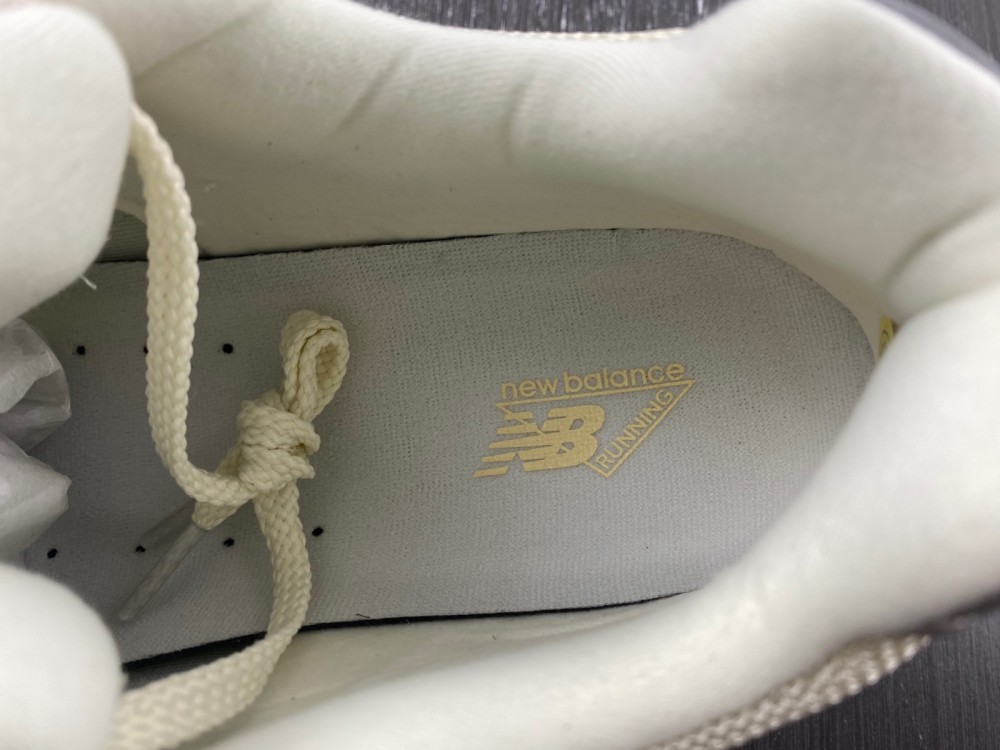 New Balance 2002R Calm Taupe