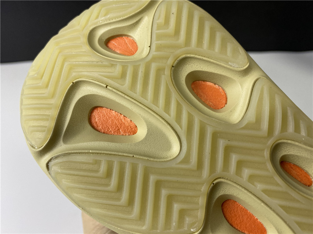 adidas Yeezy 700 V3Safflower