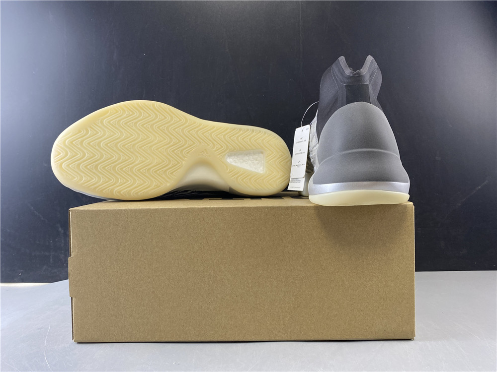 adidas Yeezy QNTM Barium