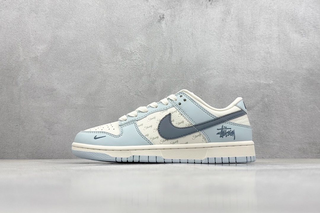 Nike SB Dunk Low  CF3688-012